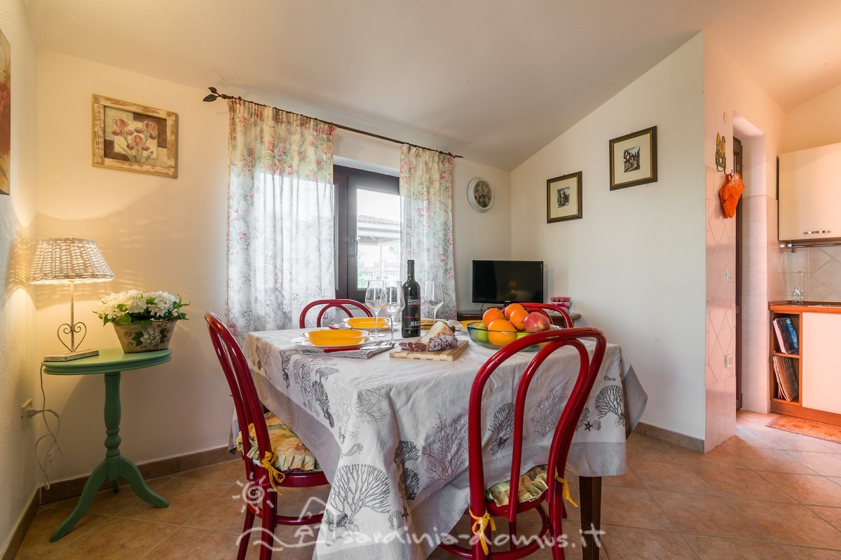 Casa Vacanza Sardegna - Casa rosa b - Cala Gonone