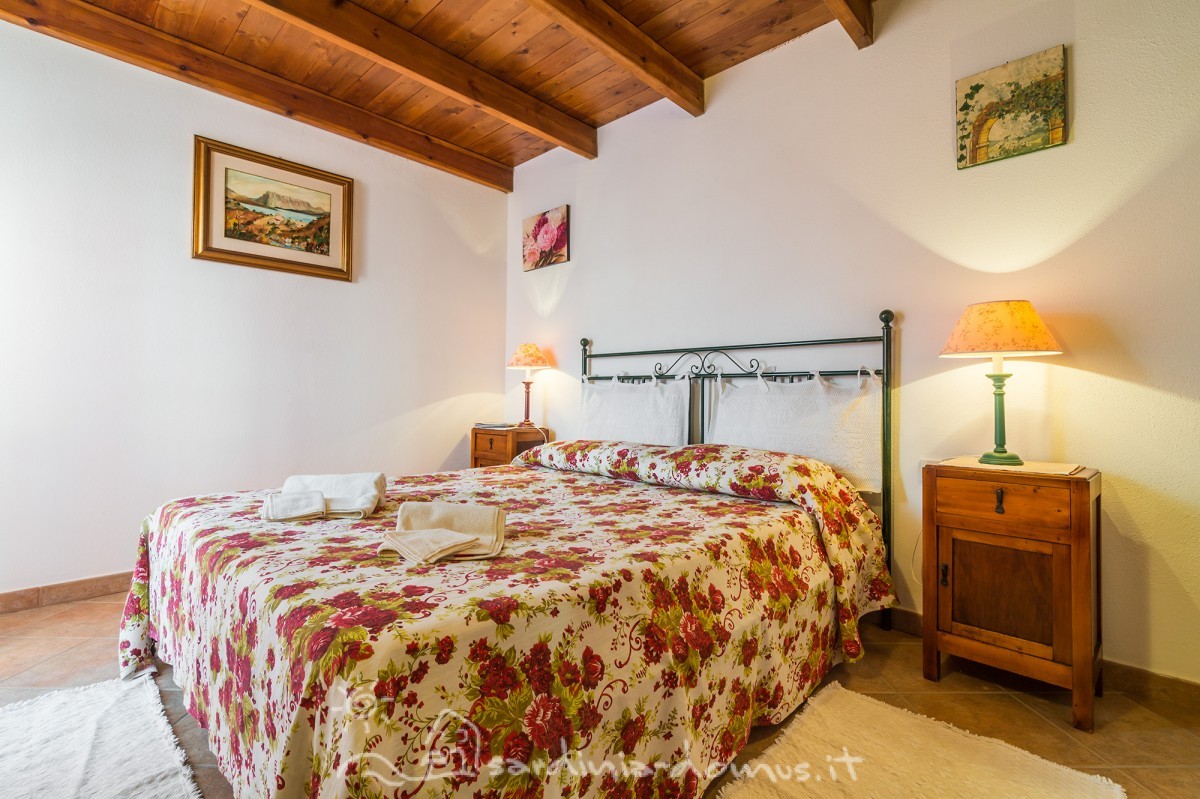 Casa Vacanza Sardegna - Casa rosa b - Cala Gonone